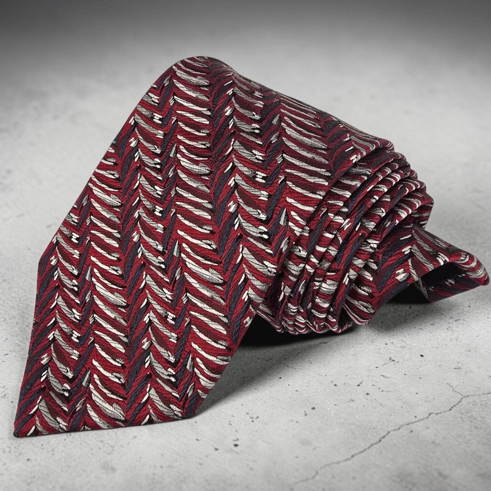 Jhane Barnes Signature Mens Silk Tie Burgundy Navy Grey Textured Chevron 57x3.75